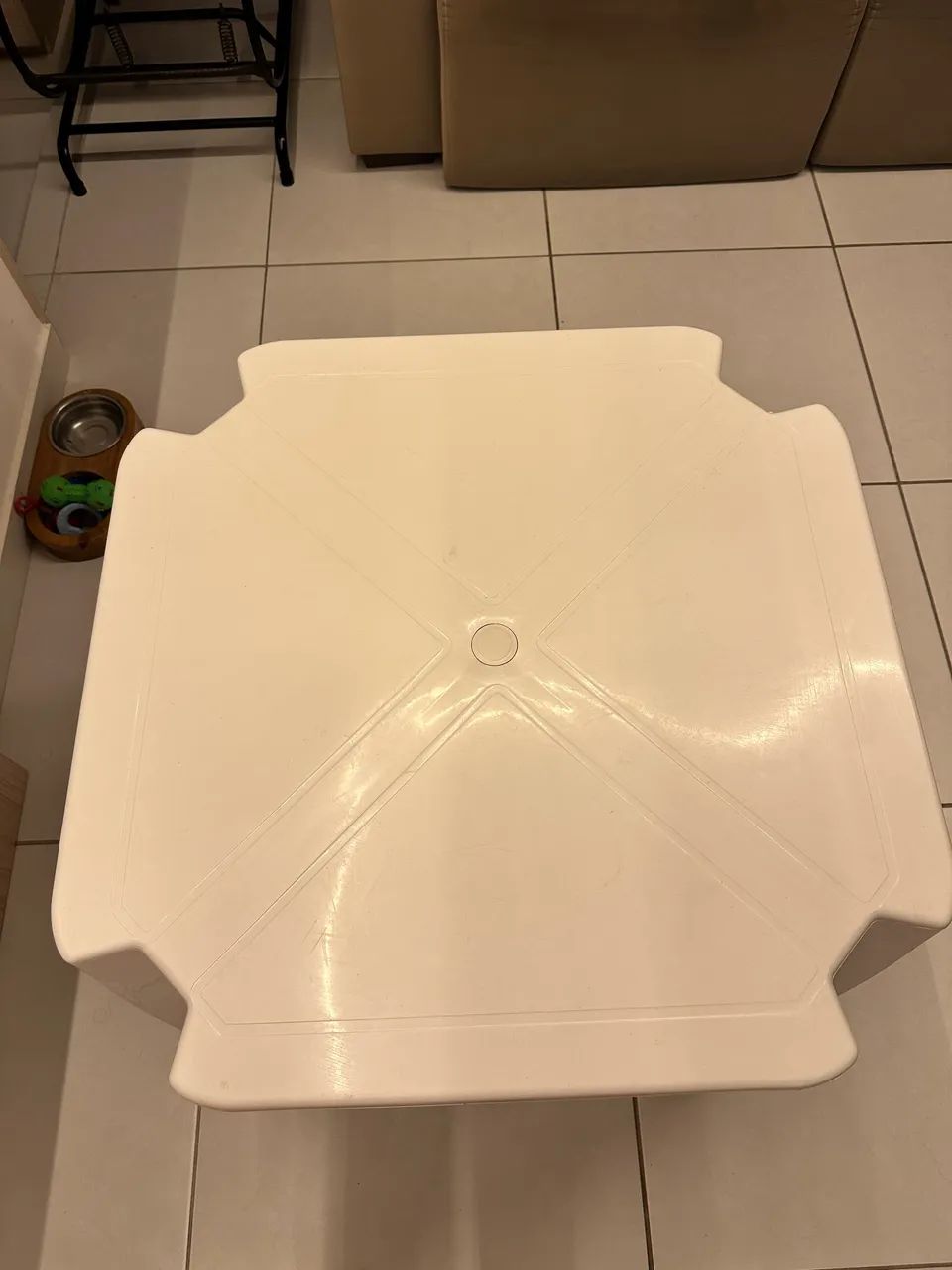 Mesa de plástico branca