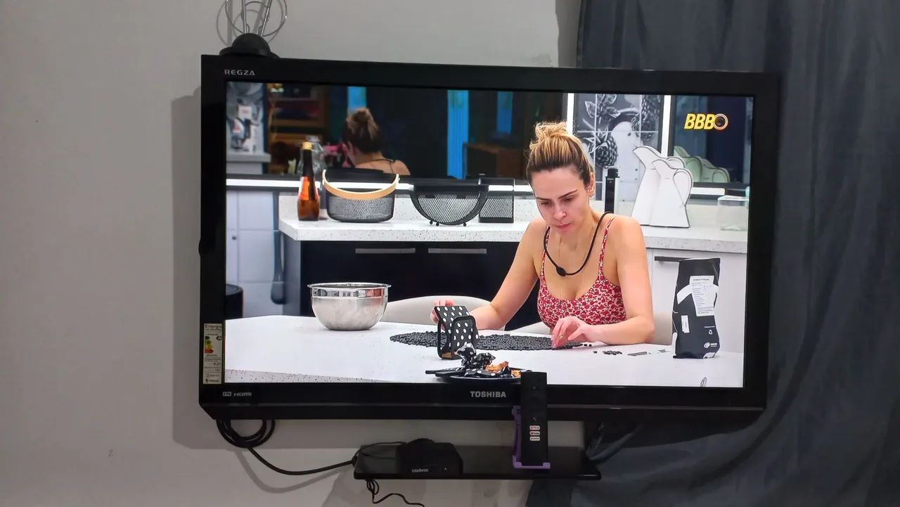 Tv 40" com tv box - Foto 2