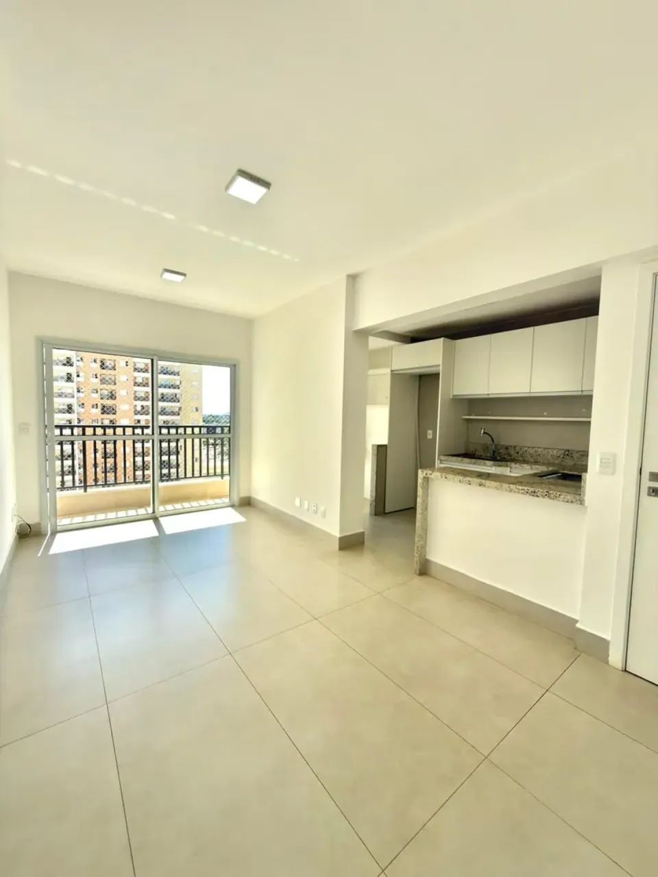 Apto para locação com 3 quartos, sendo uma suíte - Residencial Alvorada com 72m²