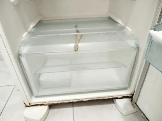 Geladeira com Defeito Eletrolux aproveitar peças  - Foto 3