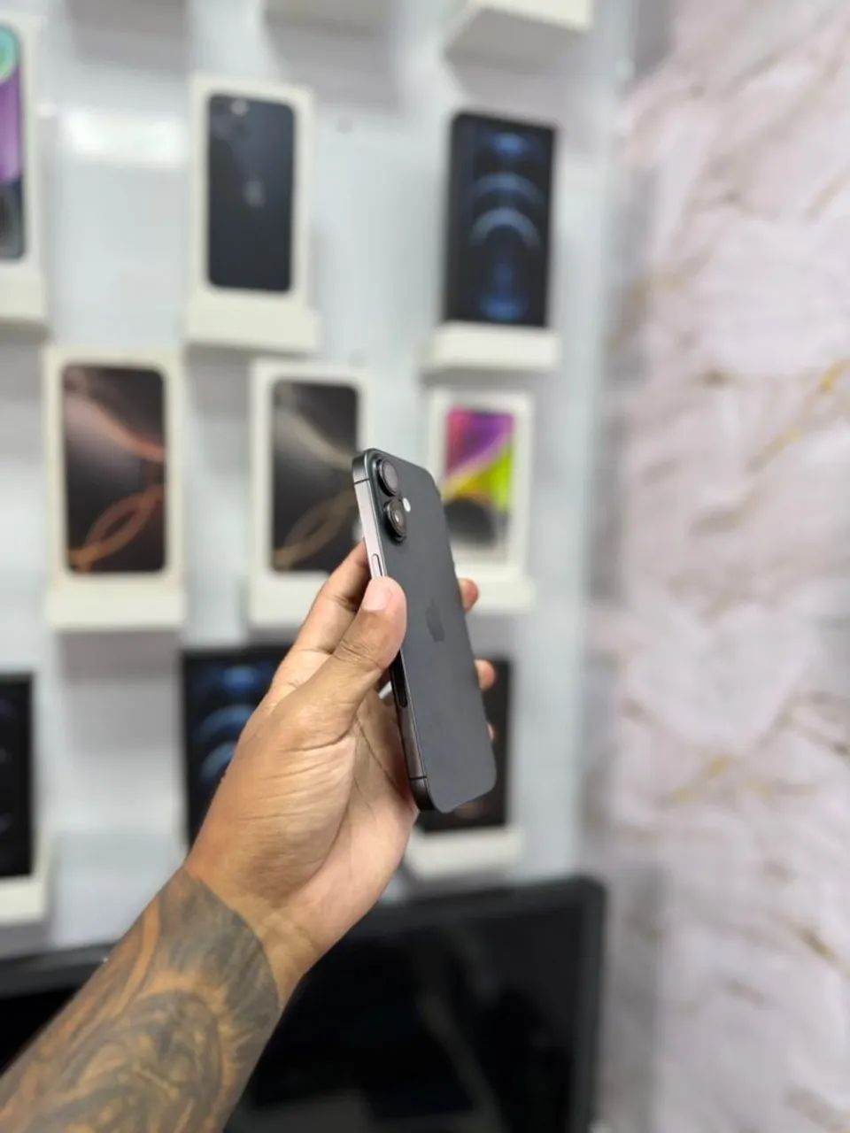 IPHONE 17 256GB PRETO<br>R$ 4.999,00 - Foto 4