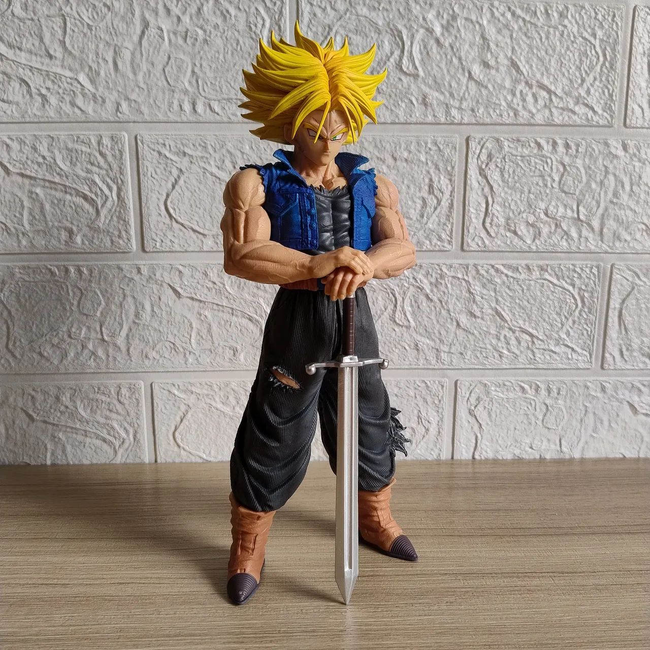Action Figure Trunks do futuro Dragon Ball Z 