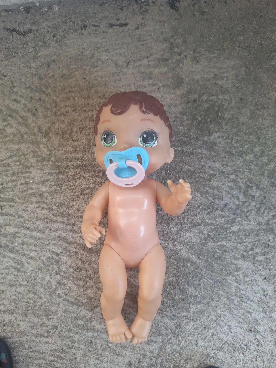 Vendo boneca bebê elaive