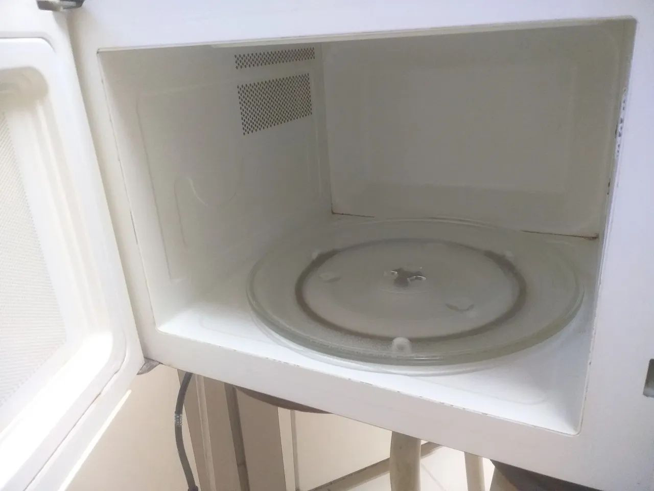 Micro Ondas ELETROLUX 31litros - Foto 4