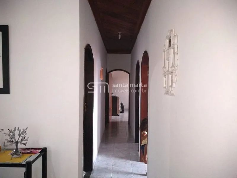 CASA COM 3 DORMITÓRIOS (1 SUÍTE) COM 199,5m2 - Foto 2