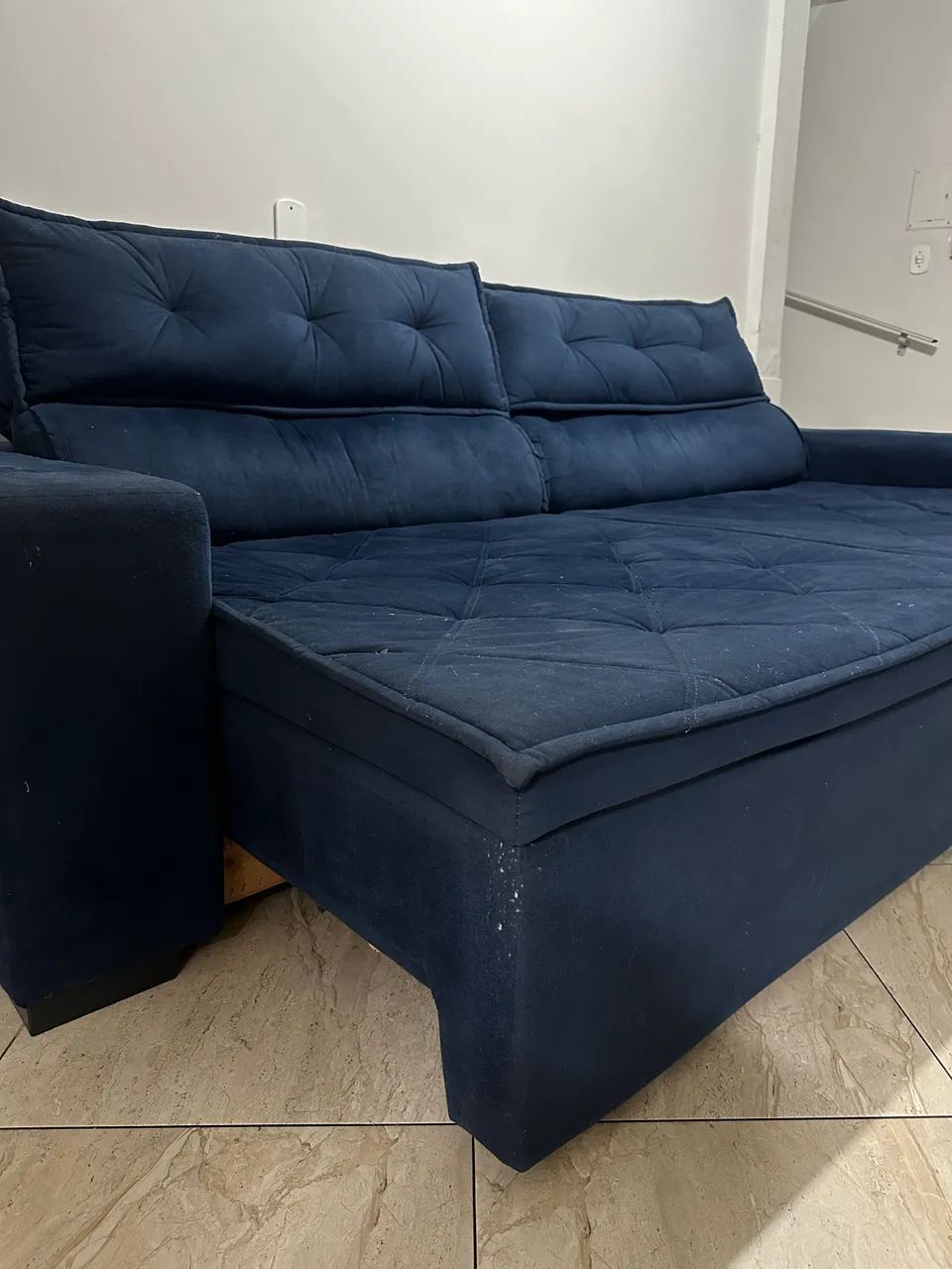 Sofá retrátil grande azul-marinho - 2,80 m, confortável e espaçoso