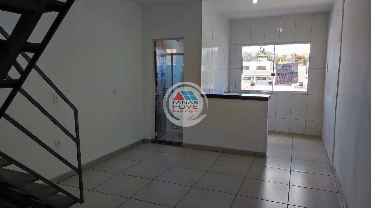 Charmoso Apartamento Duplex de 1 Quarto com Varanda - Foto 2
