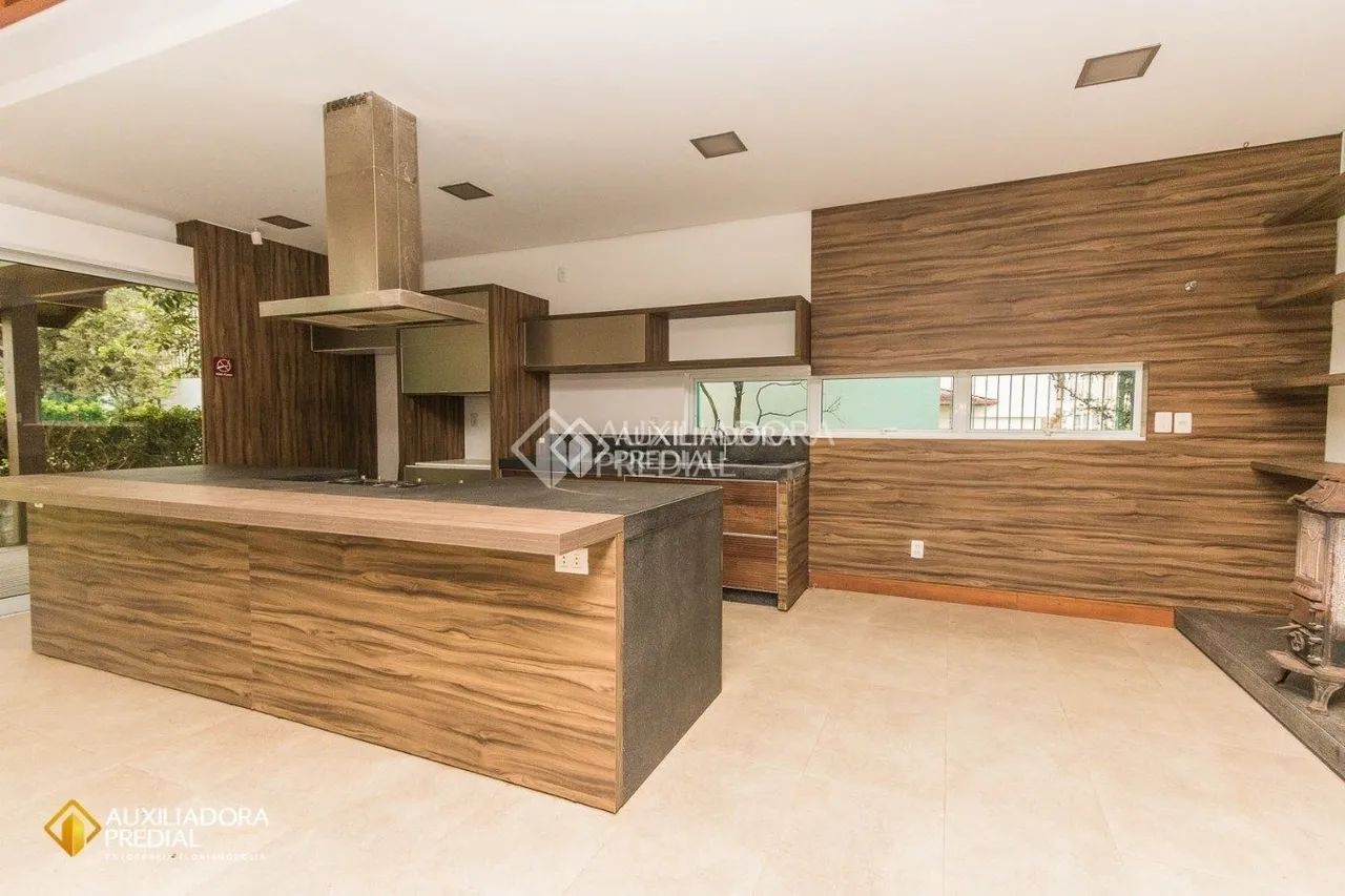 Casa Ampla e Sofisticada com 4 Suítes, Jardim e Completa Estrutura no João Paulo - Foto 4
