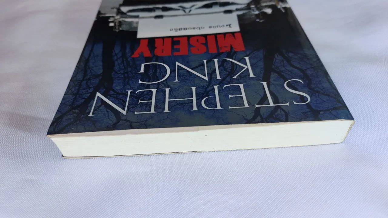 Livro Misery - Stephen King - Foto 4