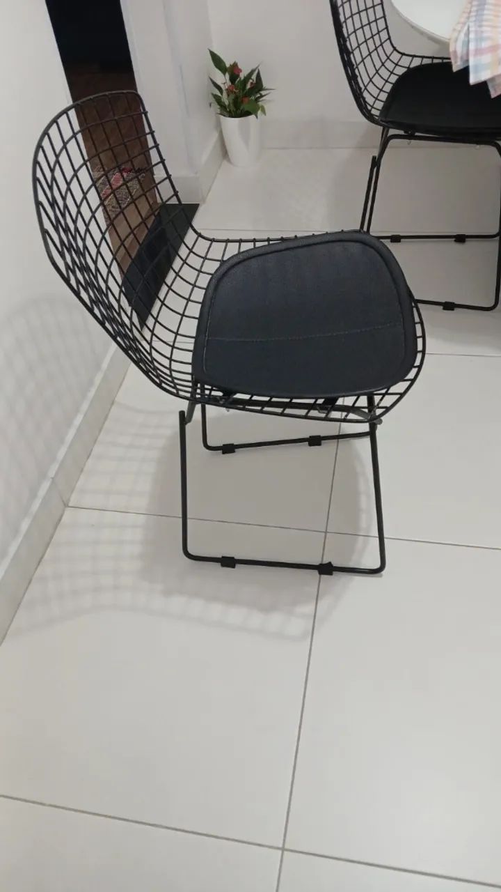 Conjunto de 4 cadeiras modelo Harry Bertoia