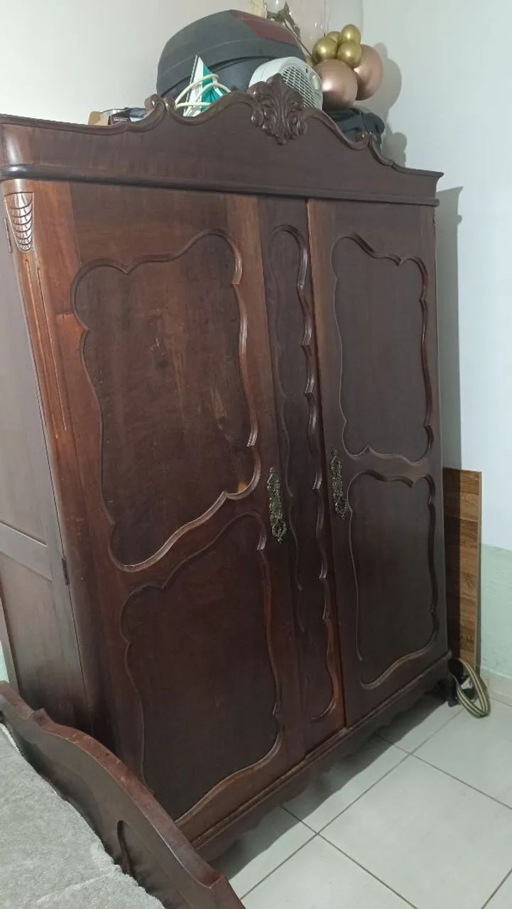 Relíquia! Cama e guarda roupa antigos  - Foto 2