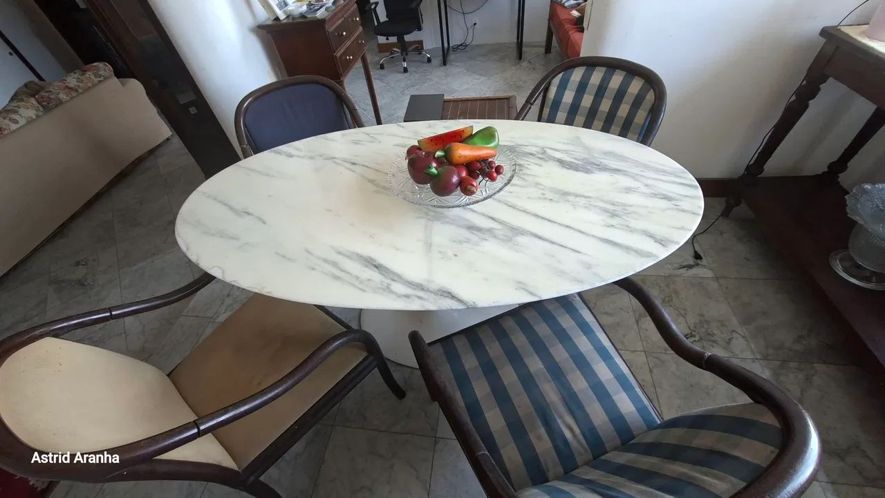 Mesa Saarinen Oval Clássica Excelente Estado - Foto 3