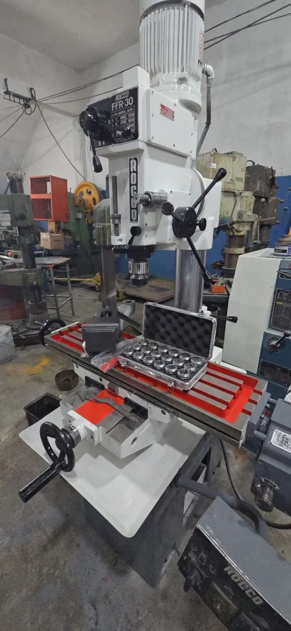 furadeira fresadora rocco ffr30 com morsa e pinças novos - Peças