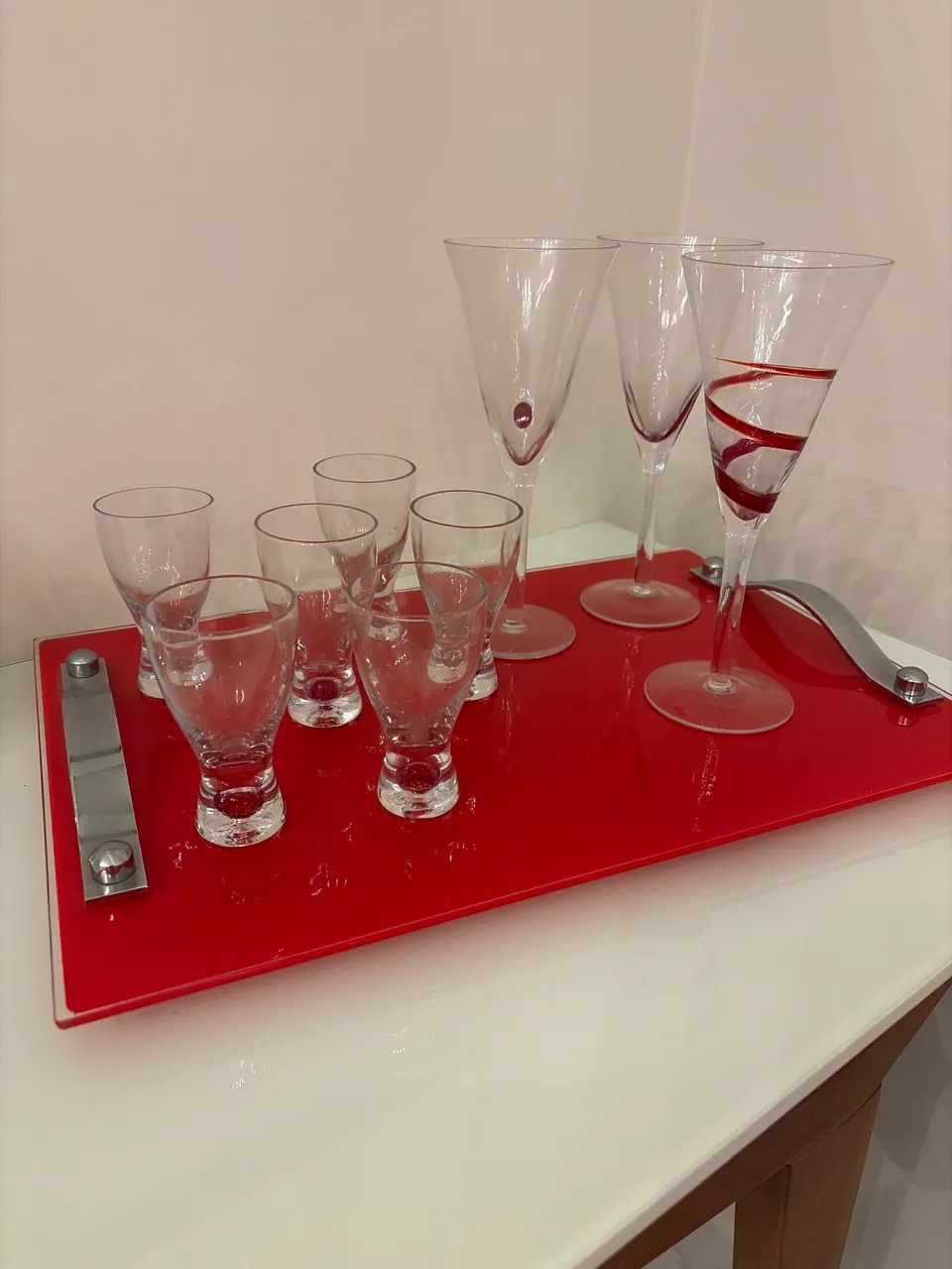 Bandeja com copos para decoração 