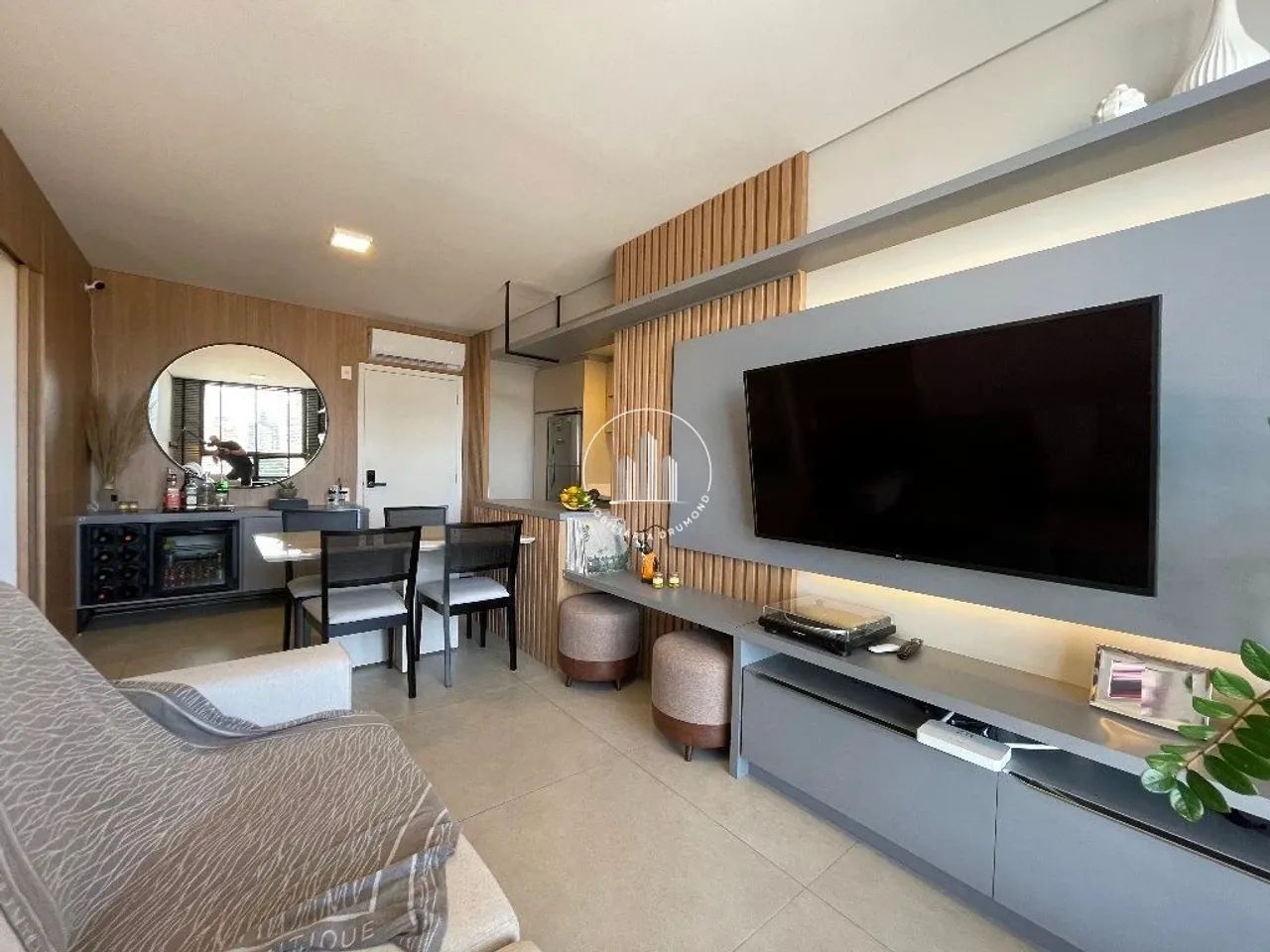 Apartamento 2 Quartos com 1 Suíte e 65m² - Balneário