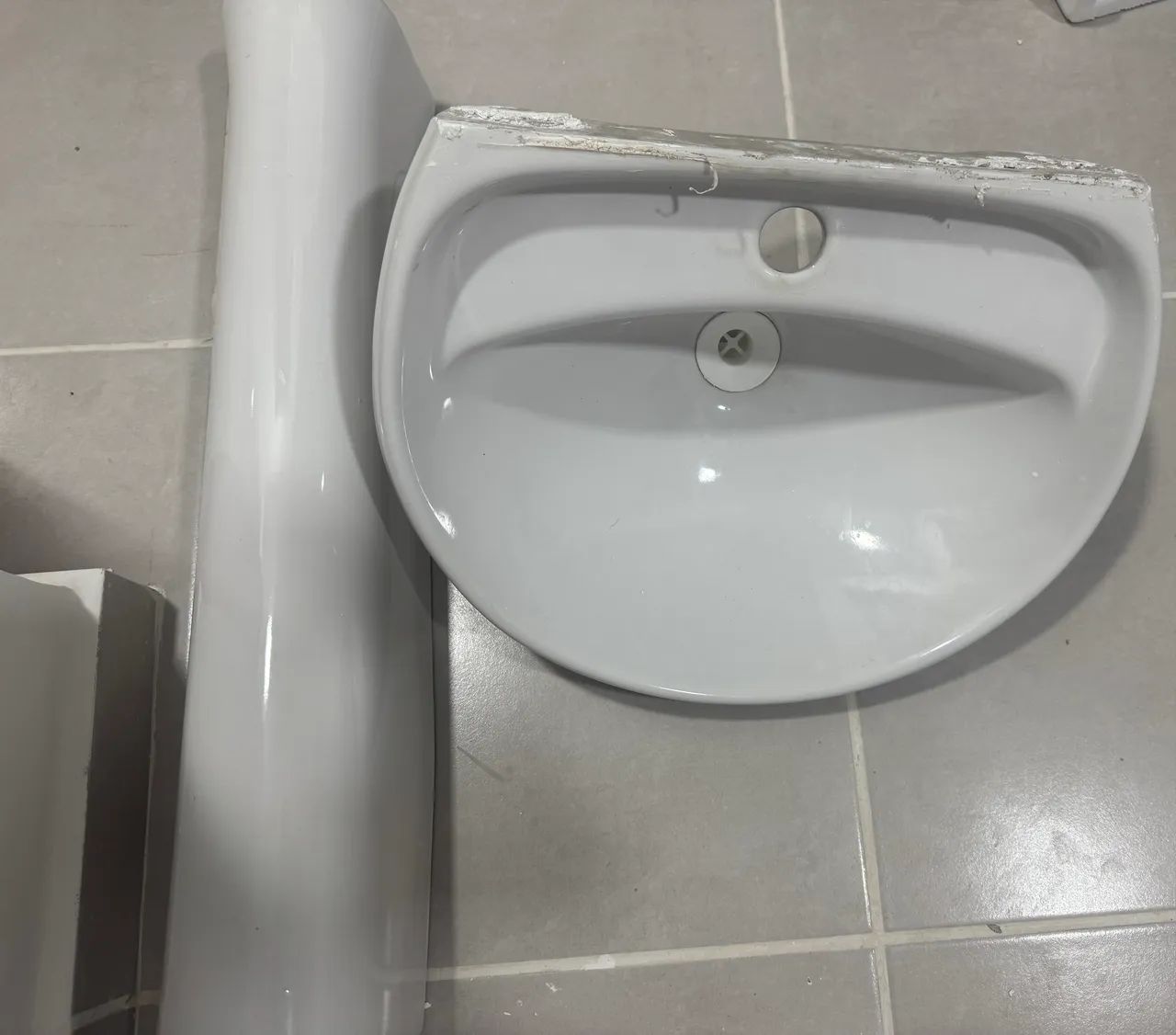 Vendo lavatório com coluna