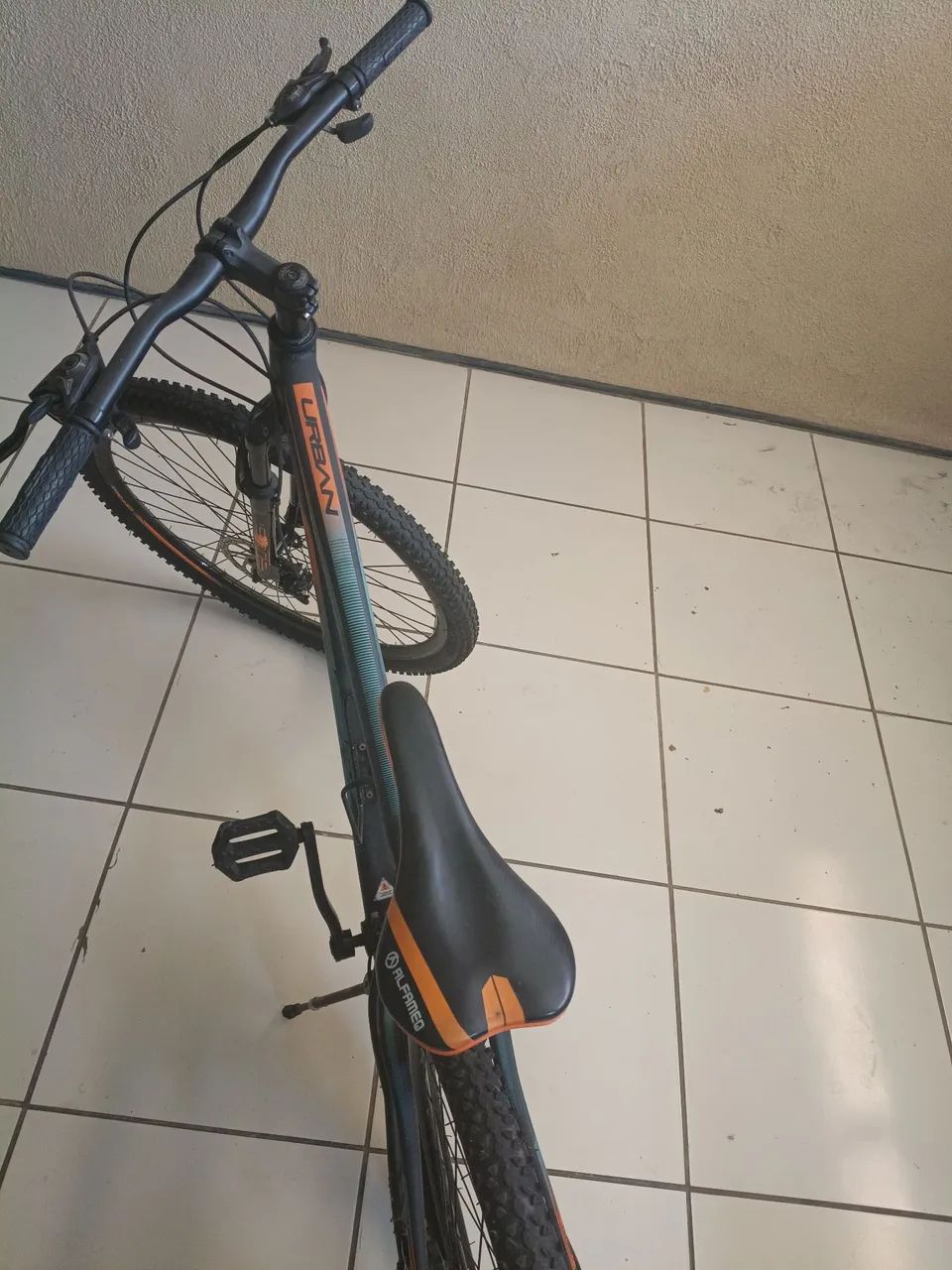 Bicicleta GTS Urban Aro 29 - Freio a Disco e Suspensão - Conservada - Foto 2
