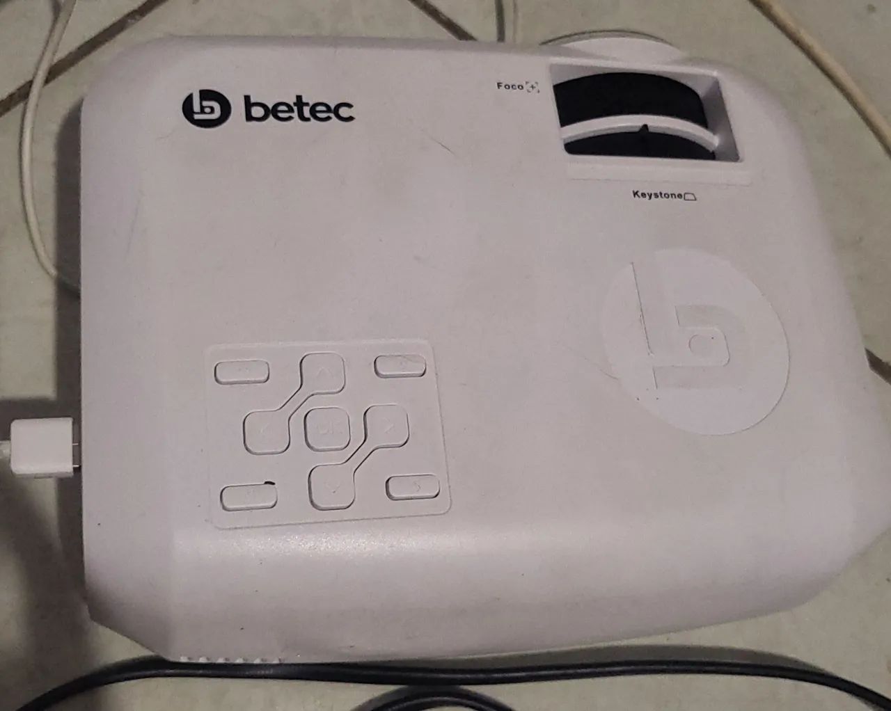 Projetor tv portátil Betec  - Foto 4