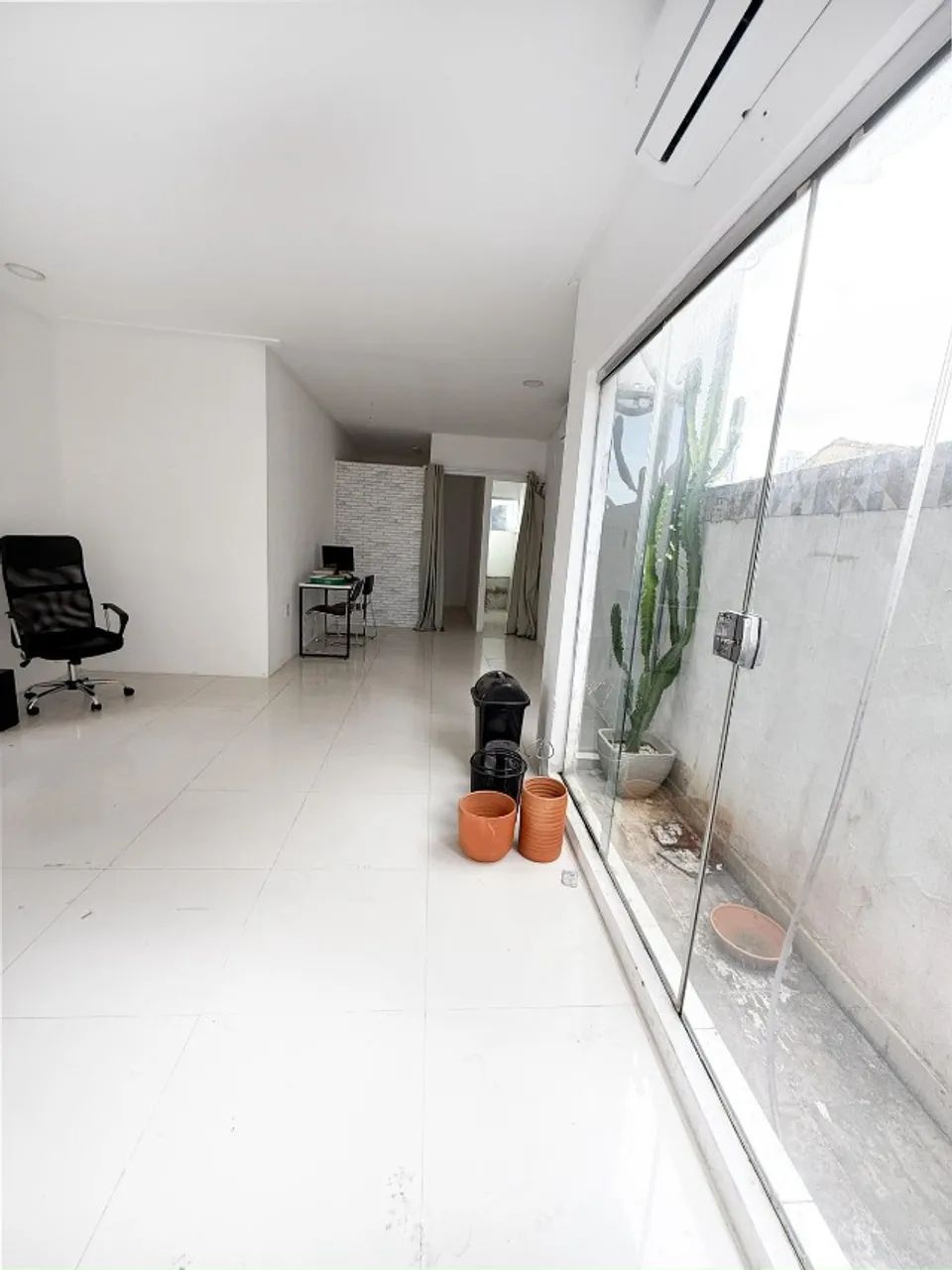 Alugo Sala Comercial Com 57 Metros na 3 de Maio - Foto 2
