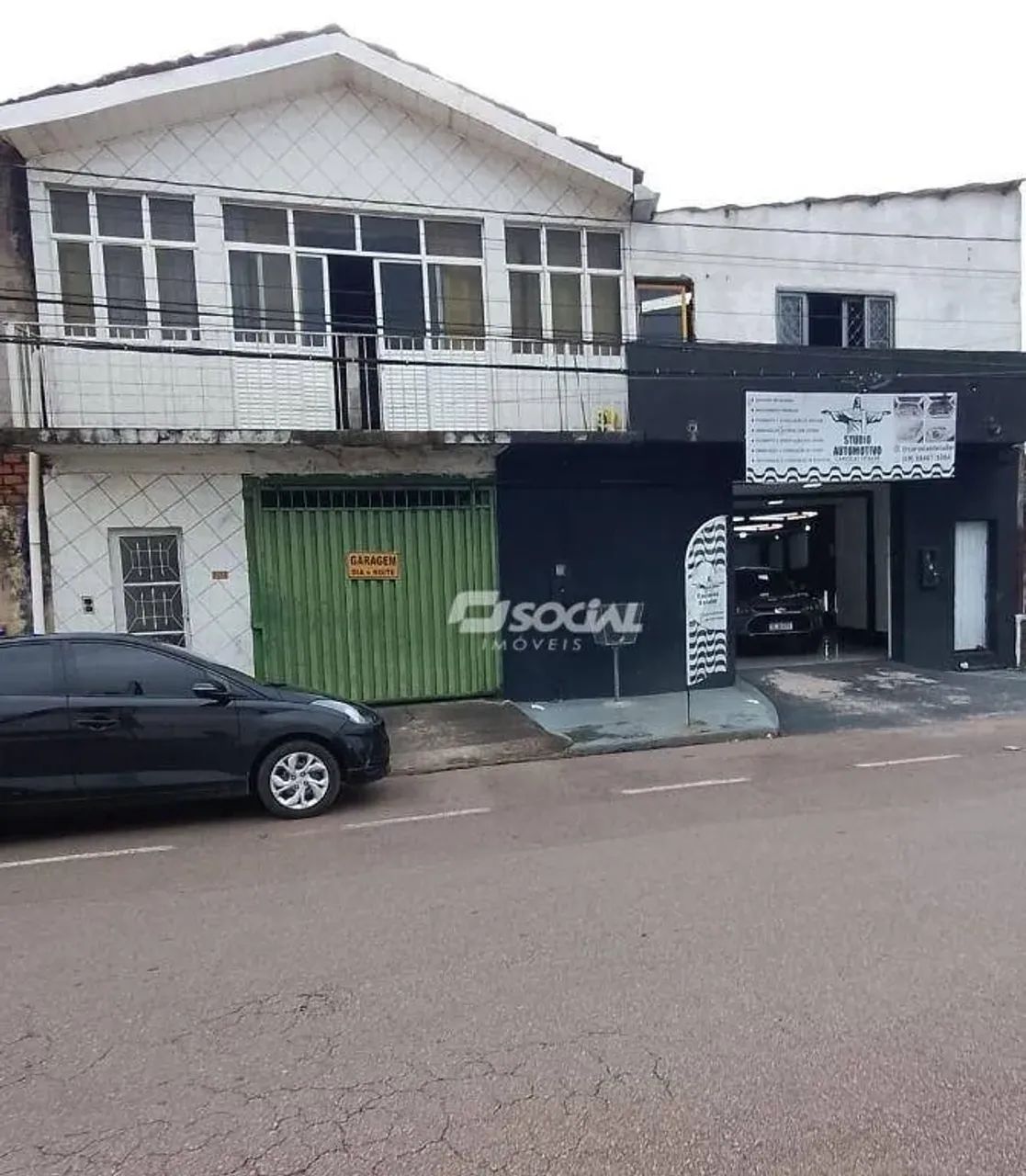 SOBRADO COM 3 SALAS COMERCIAIS E APARTAMENTO COM 4 SUÍTES - LOCALIZAÇÃO NOBRE - Foto 2