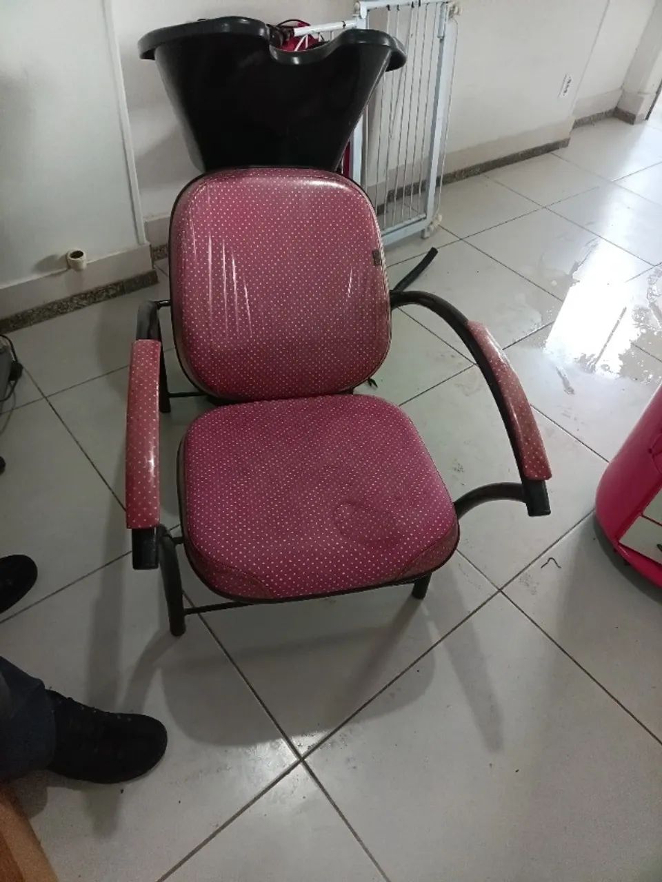Lavatório de Cabeleireiro com Cadeira Acoplada - Rosa/Preto - Foto 4