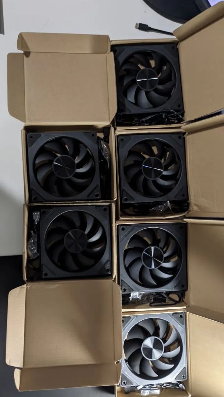 FANS ARGB PRISM 4RS
