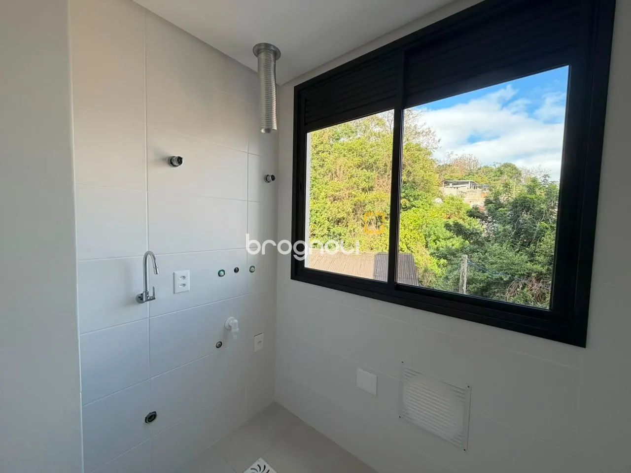 Apartamento de 02 dormitórios sendo 01 suíte em Coqueiros, Florianópolis/SC - Foto 5