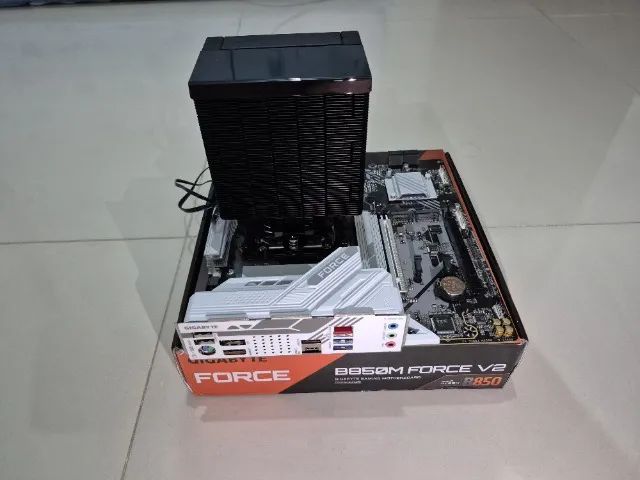 Placa mãe Gigabyte B850m Force v2 (Muito nova) - Foto 5