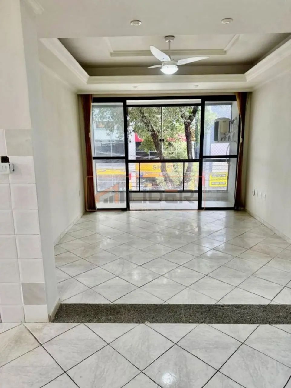 Alugo Apartamento no Centro