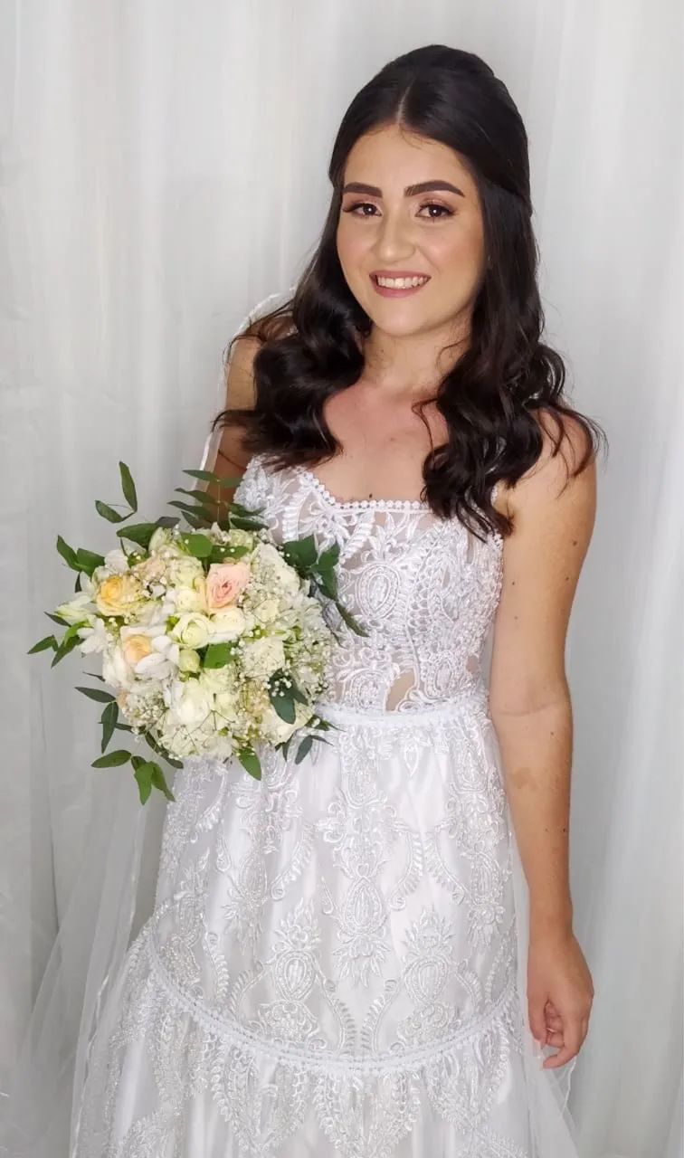Vestido de Noiva Branco com Renda - Lindo, Elegante e Impecável - Foto 3