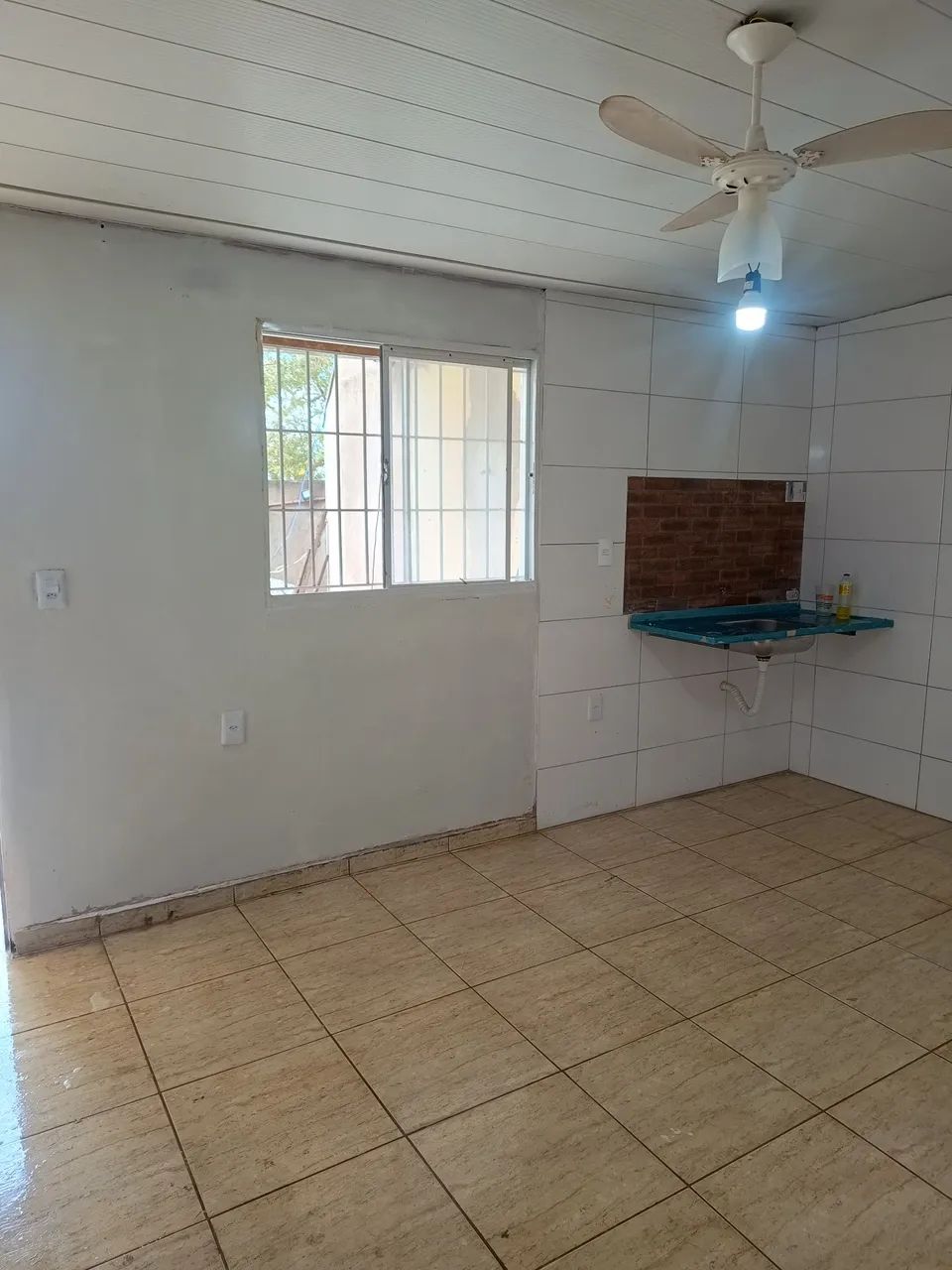 Aluga-se Kit Net próximo ao Campos Elíseos e jardim alvorada 