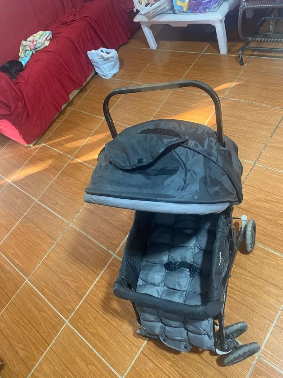 Carrinho de bebê + cadeira de papinha - Foto 2