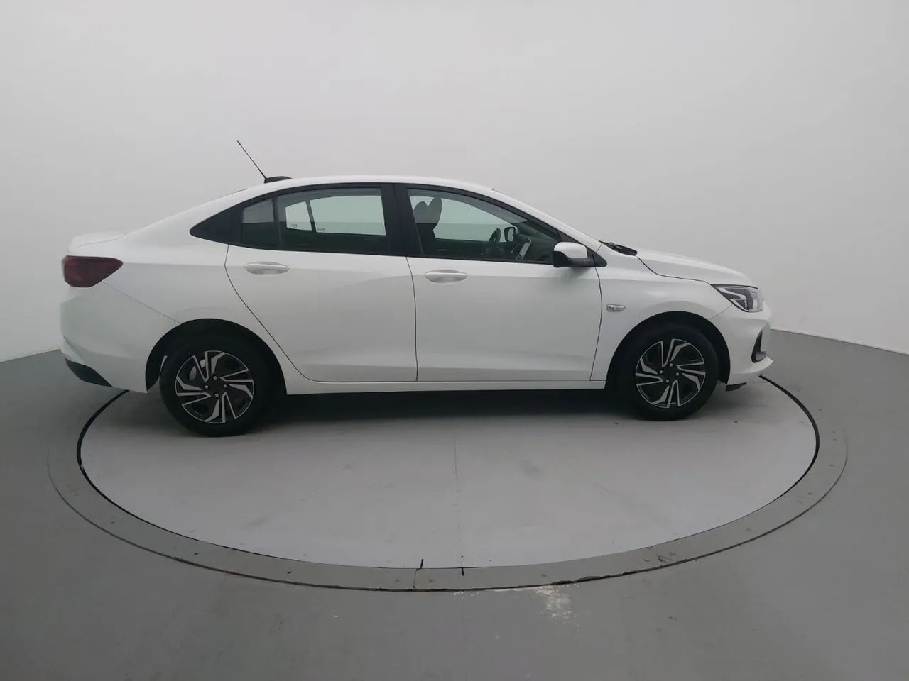 Chevrolet Onix Plus LT 1.0 12V Flex Mec. 4P, foto 6 de 18