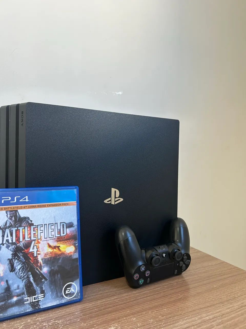 Ps4 Pro em perfeito estado 