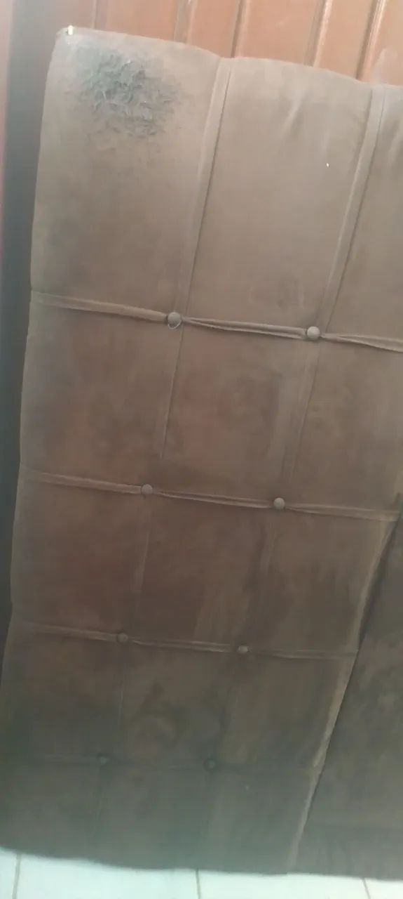 Cama de casal com cabiceira,tem conversa. 