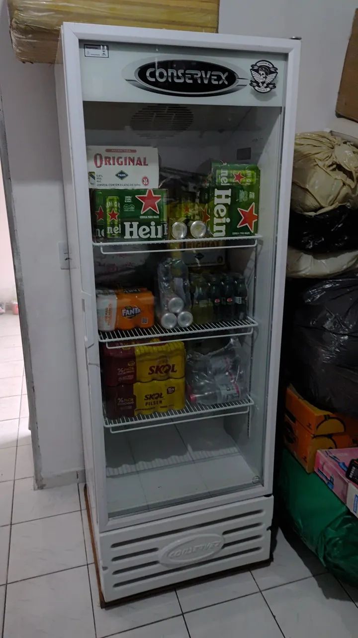 Geladeira expositora 400litros, 220v. 