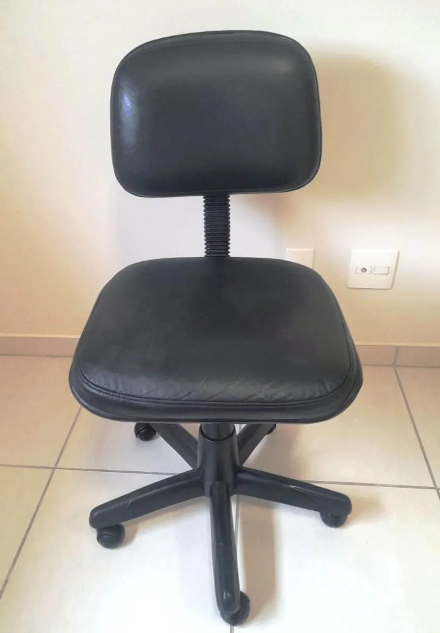 Cadeira de escritorio giratória - estado de nova - Foto 2