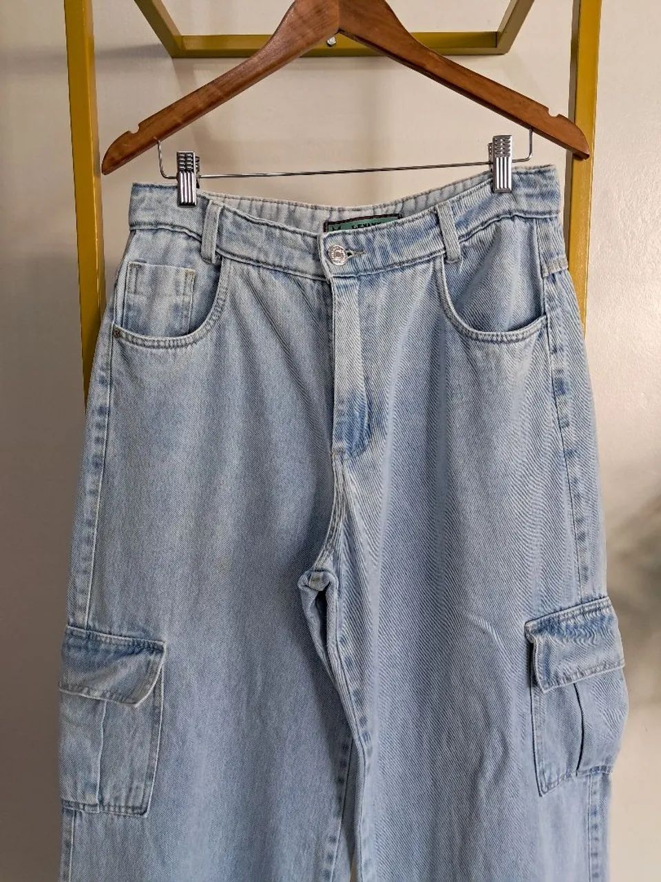Calça jeans Wide Leg Cargo, lavagem clara  - Foto 2
