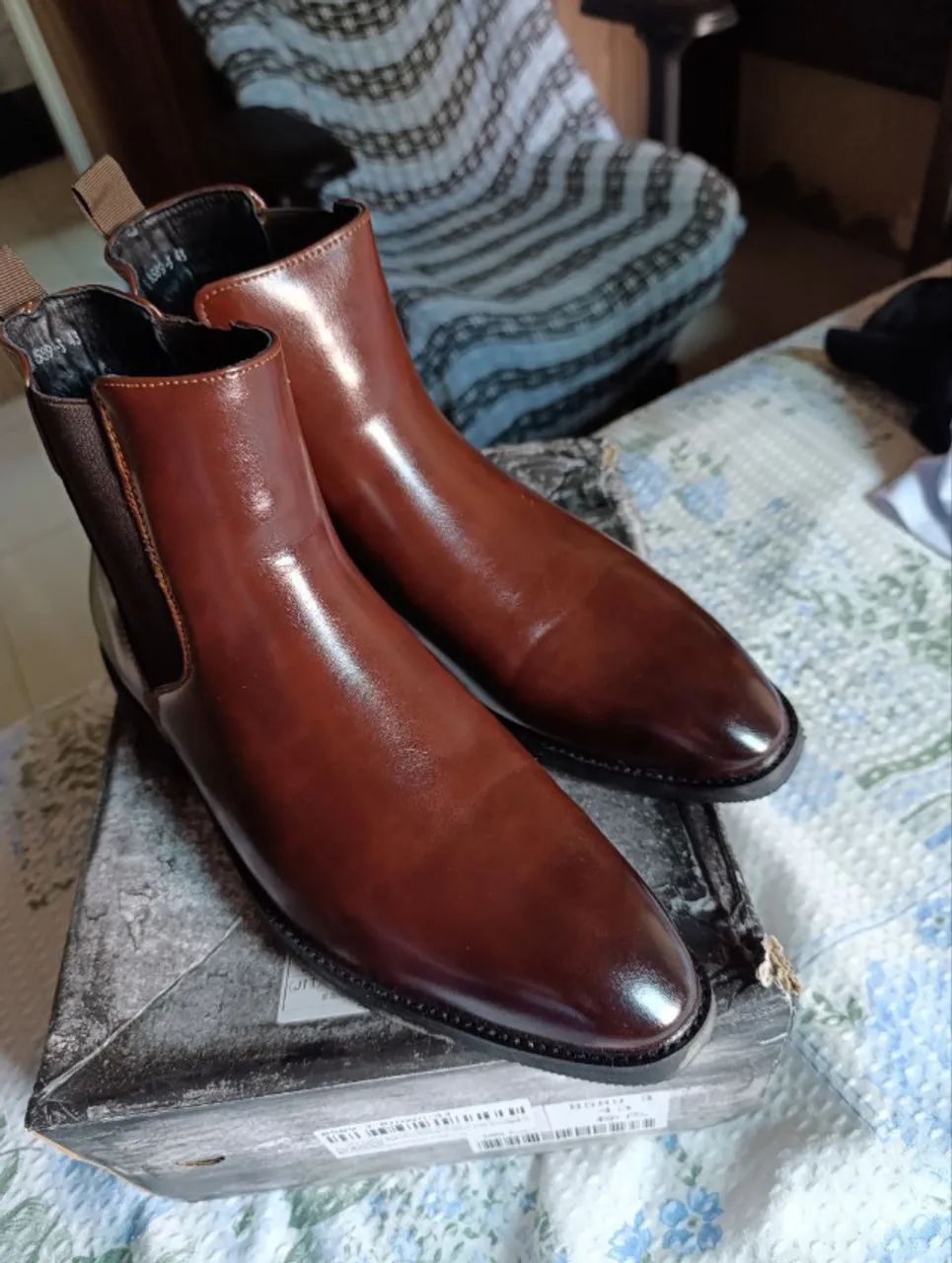 Botas Chelsea Marrom 