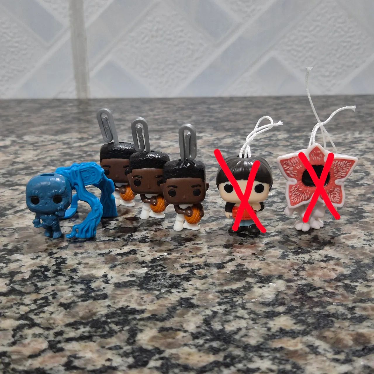 Miniaturas Stranger Things - Kinder Joy