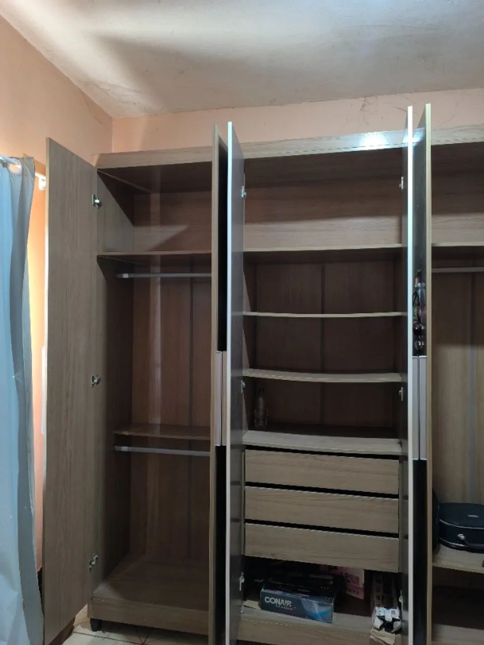 Guarda roupa 6 portas super grande e conservado