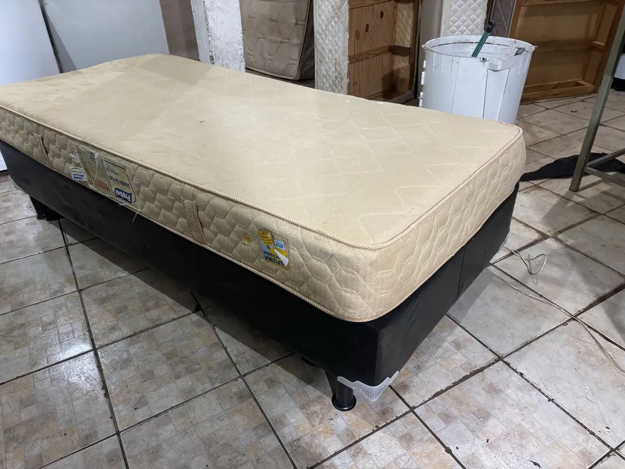 Cama box solteiro , colchão de molas  - Foto 4