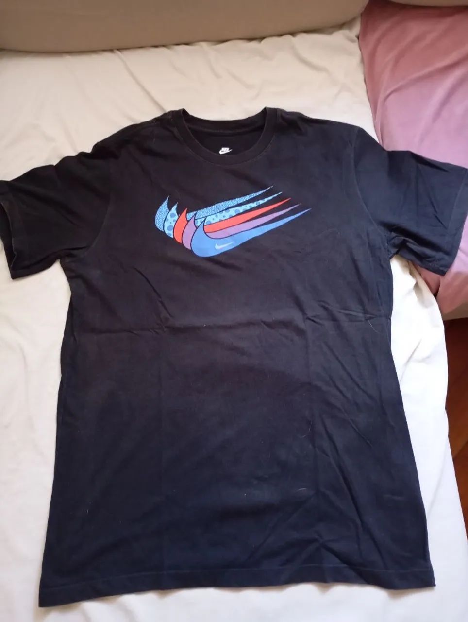 Camiseta Nike com design moderno  - Foto 2