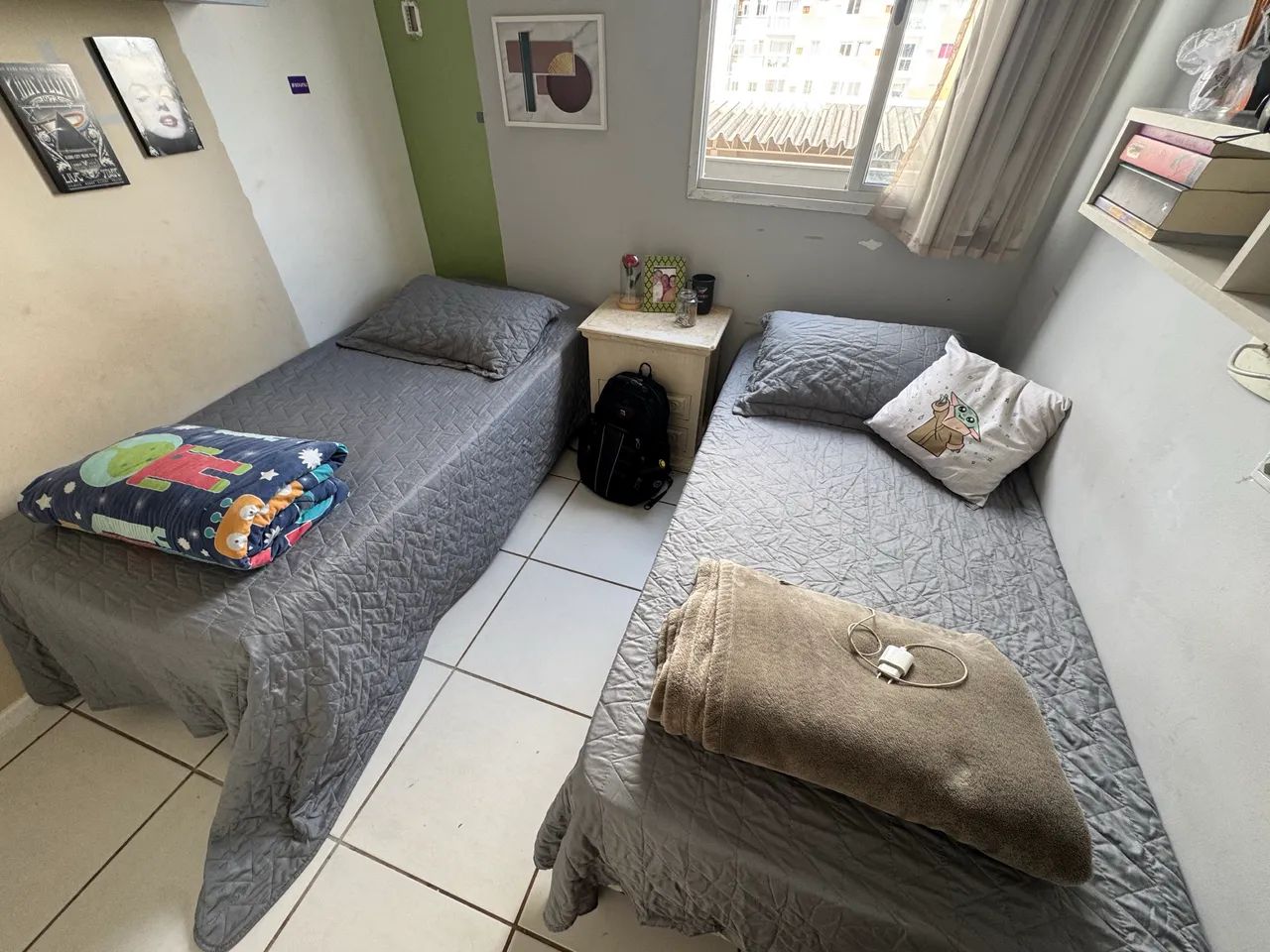 2 camas de solteiro com base Probel e colchão de espuma (USADO)