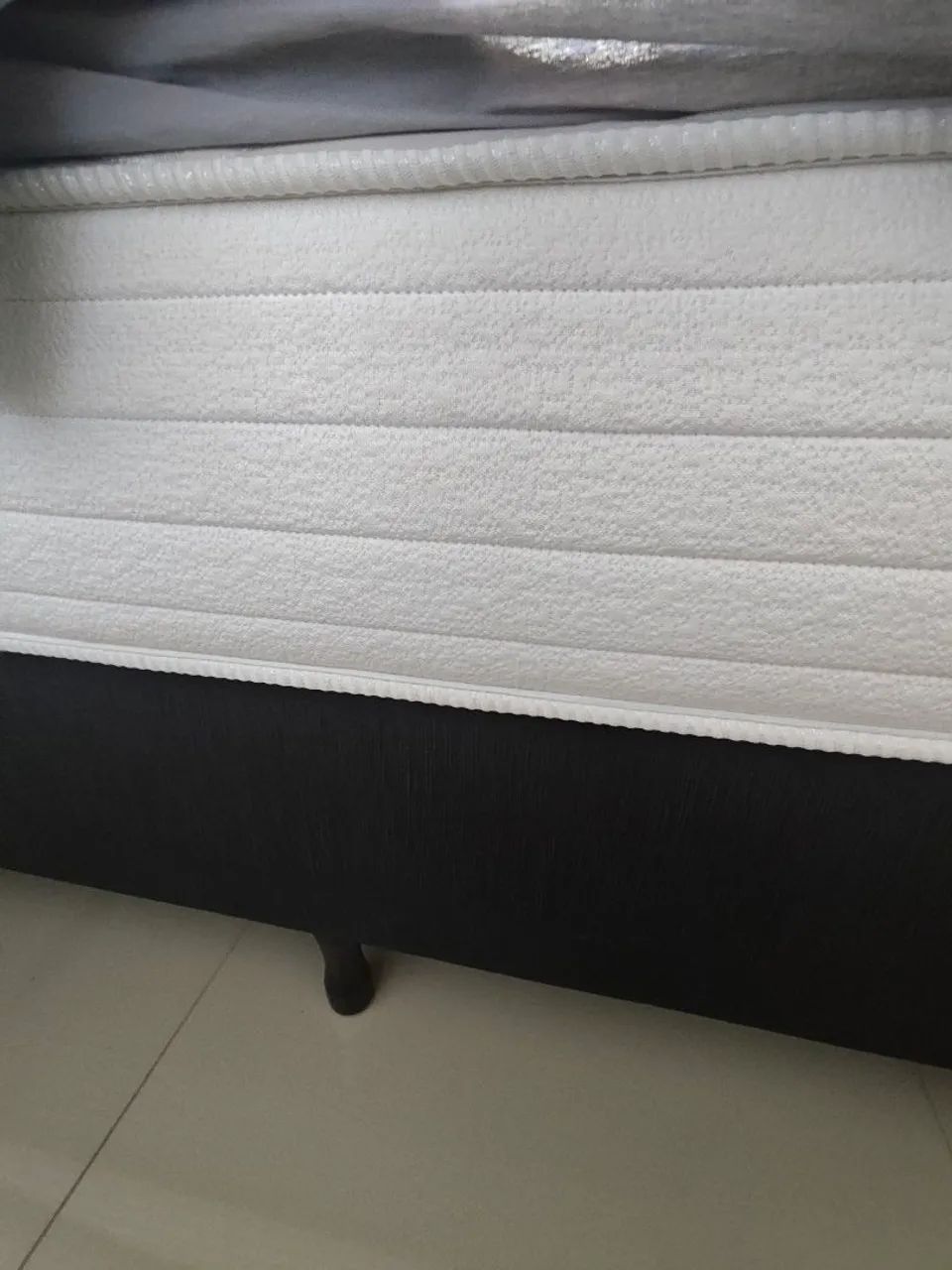 Vendo cama box com colchão queen - Foto 3