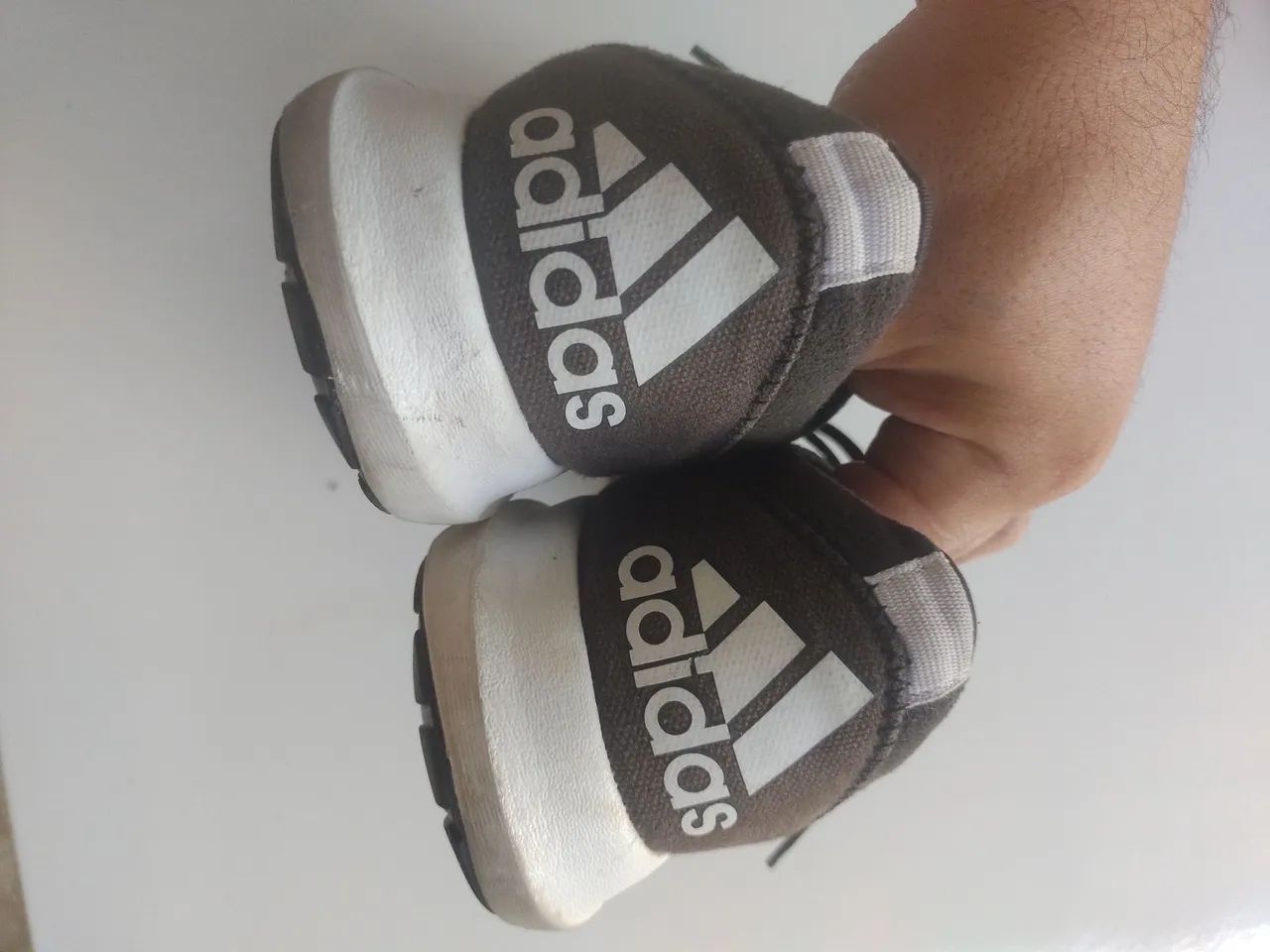 Tênis Adidas original usado - Calçados - Monte das Oliveiras