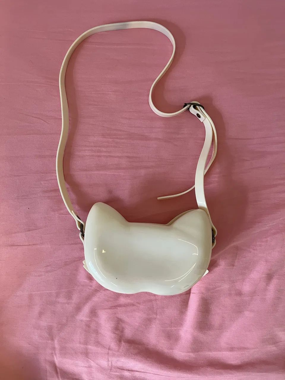 Bolsa Creme Forma de Gatinha Olhos Rosa - Foto 2
