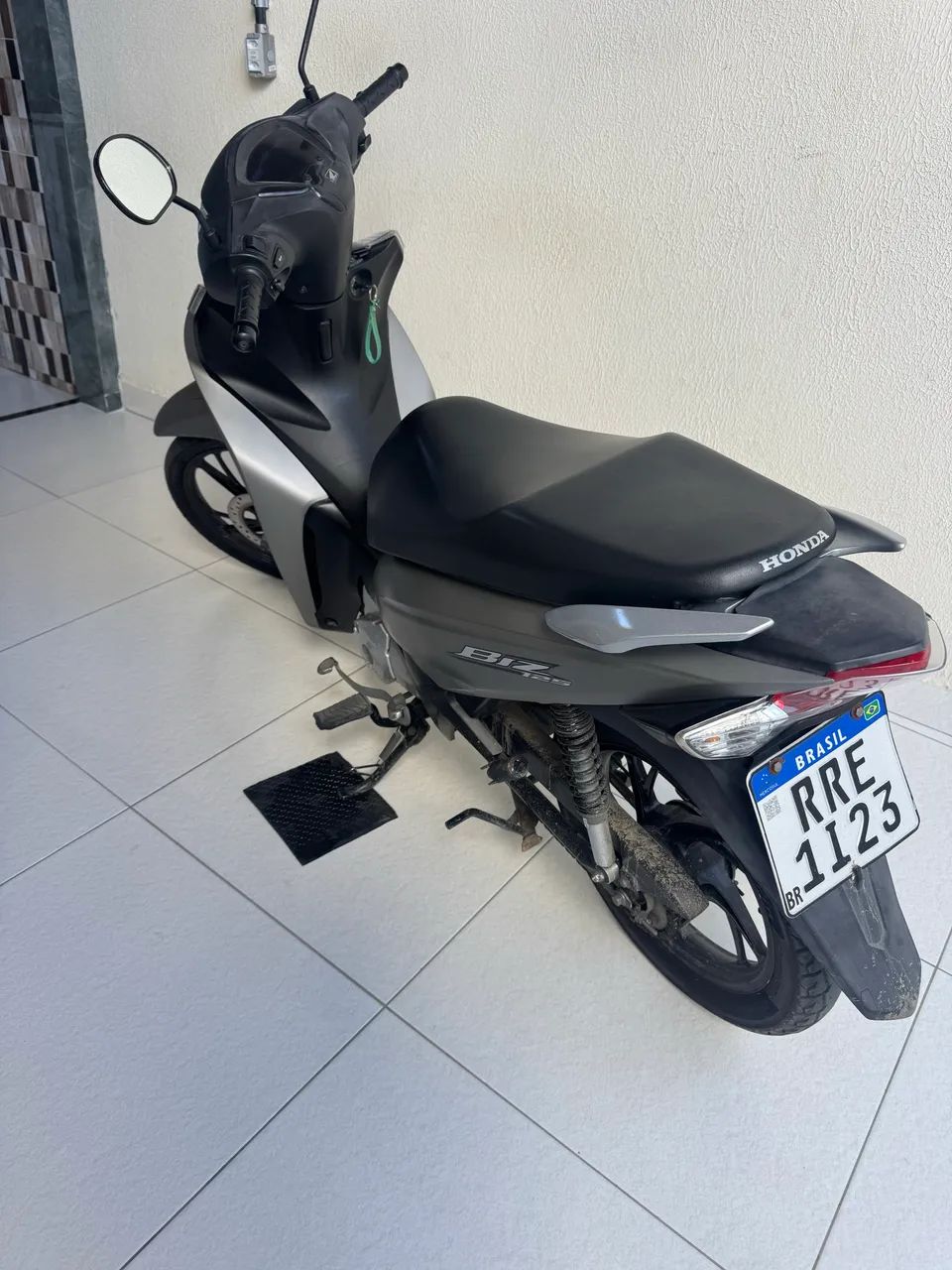 BIZ 125 PRETA