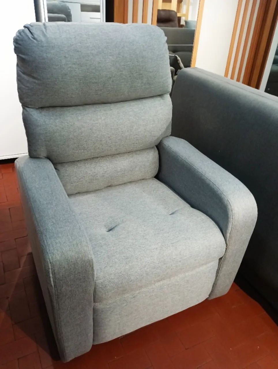 Poltrona Reclinável Kwid.