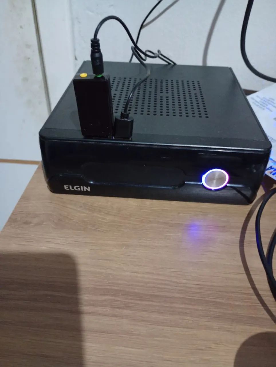 Mini computador Elgin com monitor 